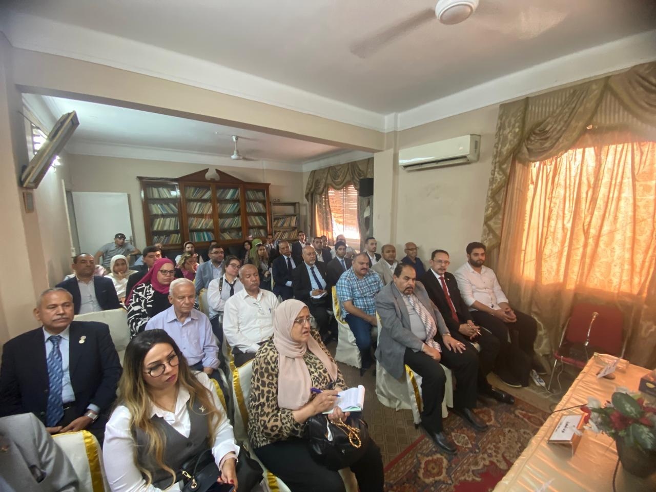 ندوة تجيب: هل تحول مضيق هرمز لأداة ضغط جيوسياسي وهل نحن بصدد اتفاقيات جديدة؟